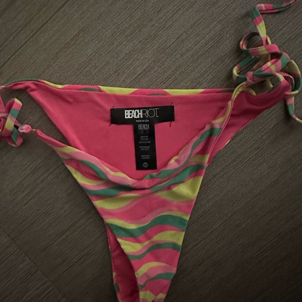 Beach Riot bikini - Picture 3 of 3